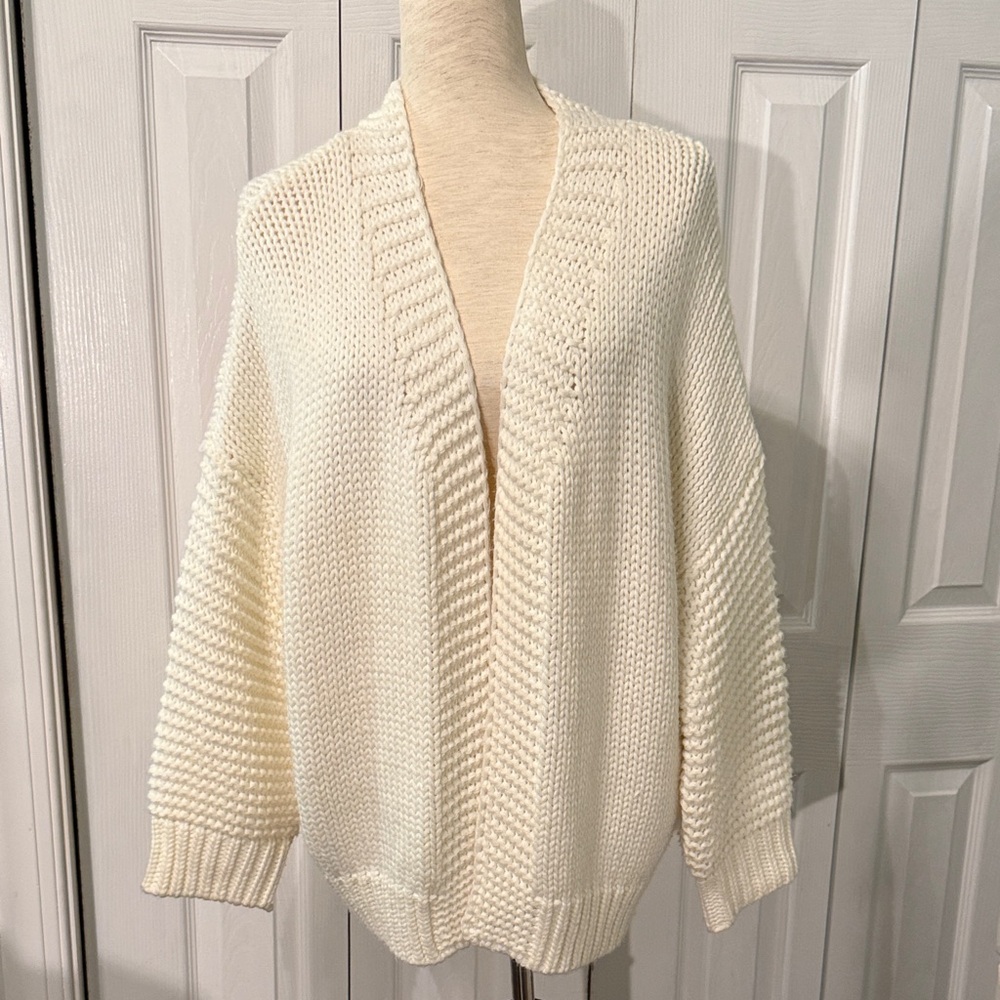 Entro Cream Cardigan with Red Heart on the back Sz L - Picture 3 of 9